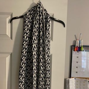 MK scarf